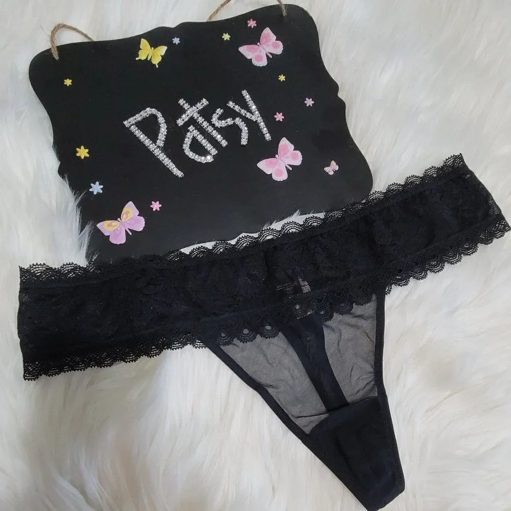 1377 LARGE VICTORIA'S SECRET  Black Mesh Thong NWT